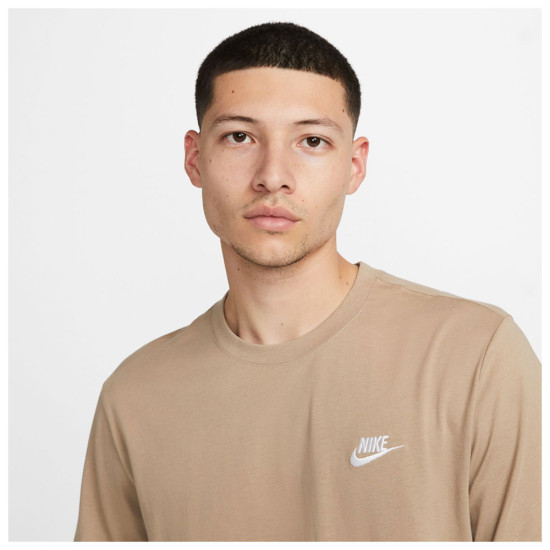 Nike Ανδρική κοντομάνικη μπλούζα Sportswear Club Nike Ανδρική κοντομάνικη μπλούζα Sportswear Club